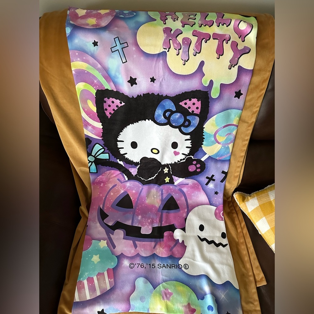 NWOT hello kitty and friends Halloween kids towels